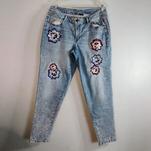 Lane Bryant Women's Size 18 Light Wash Floral Embroidery Blue Boyfriend Jeans